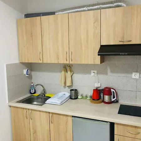 Vash Apartman * Skála Neón Epivatón